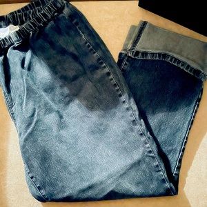 Ladies Capri Pant W/Cuffed Bottoms